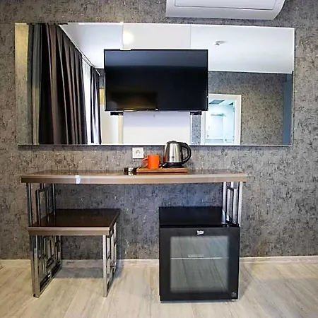 Emilia Hotel