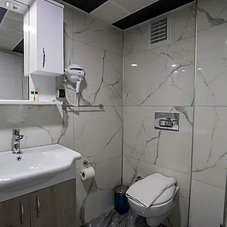 Hotel Emilia *